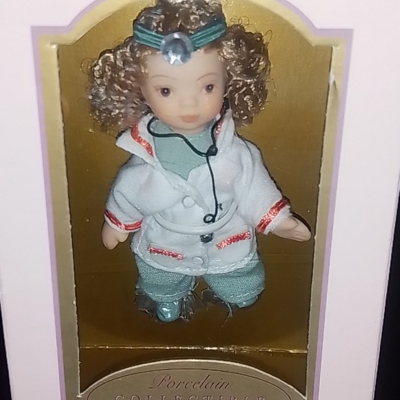 Doctor - Porcelain Occupational Collectible Ornament - Picture 5 of 5